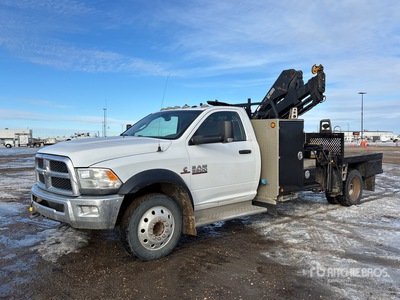2015 Hiab 077 BS 3 CLX 3350 kg Knuckle Boom on 2015 Ram 5500 4x4 Crane Truck