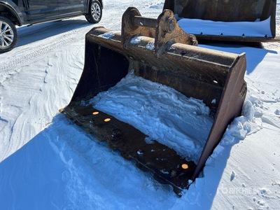 2015 H & H Manufacturing  64 in 1.38 cyd Q/C Cleanup Excavator Bucket - Fits John Deere 210