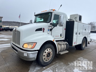 2011 Kenworth T270 4x2 サービスカー