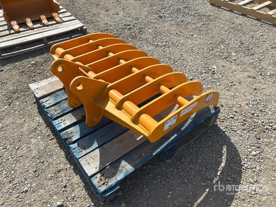 2026 GIYI 45 in Excavator Rake - Fits Cat 307 (Unused)