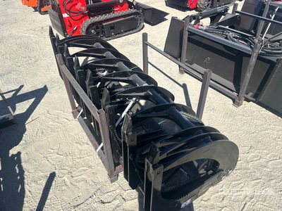 2026 GIYI GY-CLG72 72 in Skid Steer Grapple (Unused)