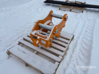 2026 GIYI Excavator Coupler - Fits Cat 320 (Unused)