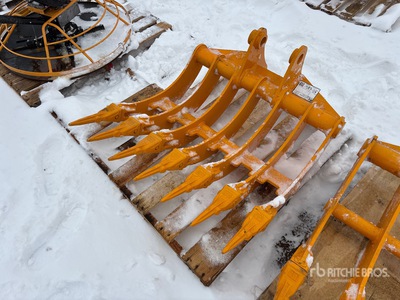 2026 GIYI 32 in Excavator Rake - Fits Cat 305 (Unused)