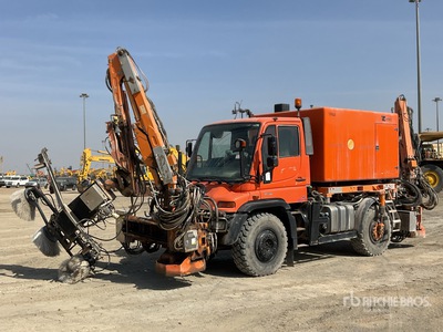2012 Mercedes-Benz Unimog 500 4x4 Solar Panel Cleaning Truck