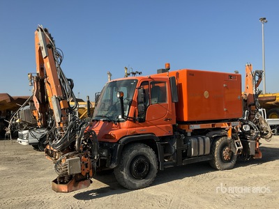 2012 Mercedes-Benz Unimog 500 4x4 Solar Panel Cleaning Truck