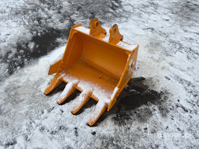 2026 GIYI 24 in Excavator Bucket - Fits Cat 303 (Unused)