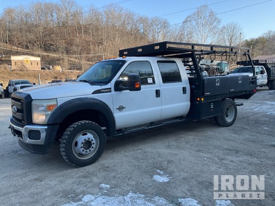 2013 Ford F-550 4x4 Crew Cab شاحنة مسطحة