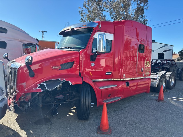2017 Peterbilt 579 6x4 T/A Sleeper Truck Tractor (Inoperable)