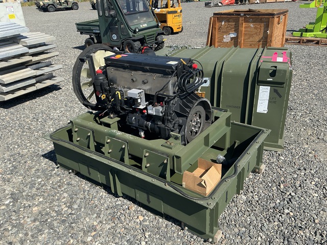 Mercedes-Benz O M906LA E2/5-00 Diesel Engine w/Shipping Container