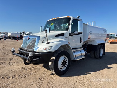 2020 International MV 607 2000 gal 4x2 شاحنة مياه