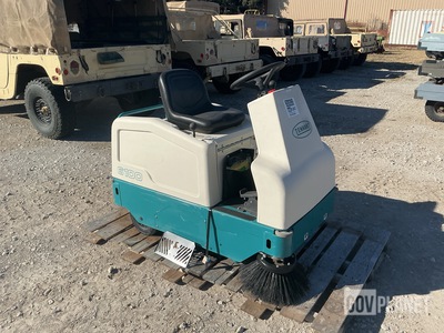 Tennant 6100 Floor Sweeper