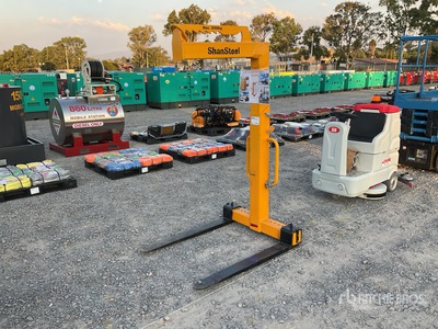 2025 41 in Brazo con Horquillas para Izajes de Tarimas / Manual Balance Pallet Crane Fork (Unused)