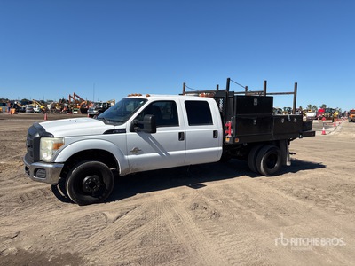 2013 Ford F-350 4x4 Crew Cab Flatbed Truck