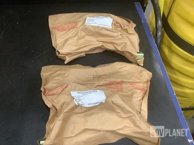 (17) 11B252081 Loop Clamps