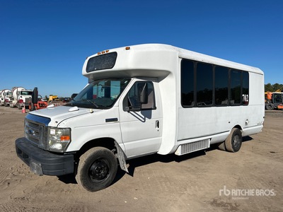 2012 Ford E-450 4x2 16-Seat Mini Bus