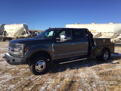 2019 Ford F-350 Lariat 4x4 Crew Cab شاحنة مسطحة