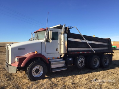 1995 Kenworth T800 8x4 T/A Dump Truck