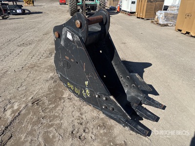 Newman 24 in 0.74 cyd Digging Excavator Bucket - Fits NewMan Tractor 24" Digging Bucket