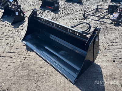 2026 GIYI GY-KH72F 72 in Multi-Purpose Skid Steer Bucket (Unused)