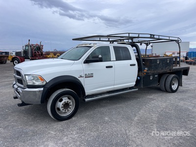 2017 Ram 5500 4x4 Crew Cab Camion à Plateau