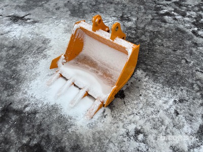 2026 GIYI 24 in Excavator Bucket - Fits Cat 303 (Unused)