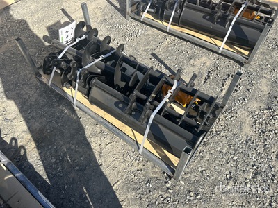 Quantity of (8) 2026 GIYI VCA-8 Mini Excavator Attachments Attacco per escavatore - Fits Cat 301 (Unused)