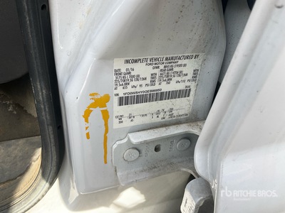 2016 Ford F-550 4x4 شاحنة خدمة