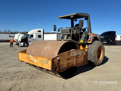 2006 Case SV212 Compacteur à tambour lisse
