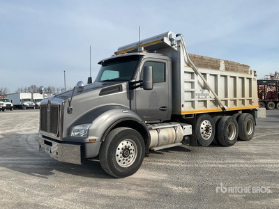2015 Kenworth T880 8x4 Camion à benne basculante Tri/E