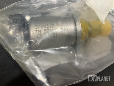 (16) Parker-Hannifin 393000M024 Solenoid Valves