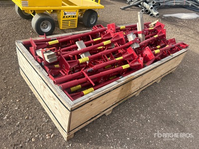 Quantity of stands Pièces divers