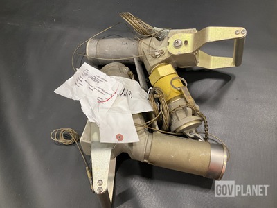 (2) Fuel & Oil Servicing Nozzles