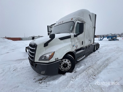 2020 Freightliner Cascadia 126 6x4 T/A Sleeper Truck Tractor