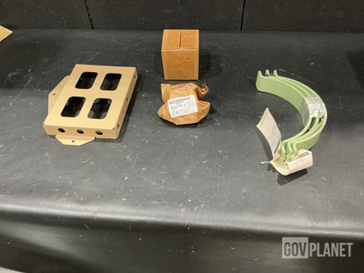 (42) Plate Spacers, (21) Loop Clamps & (15) Mounting Bases