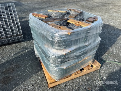 Quantity of (26) Galvanized Fil de fer barbelé (Unused)