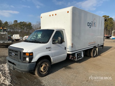 2016 Ford E-450 4x2 Van Truck