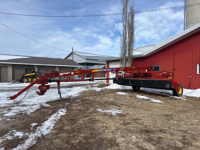 2010 New Holland H7460 15 ft 7 in Center pivot Disc Mower