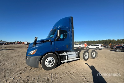 2021 Freightliner Cascadia 116 6x4 Cabeza Tractora Cabina Corta