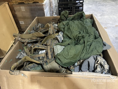 Abbigliamento militare vario