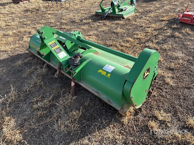 John Deere 390 7 ft 10 in 3-Point Flail Mower