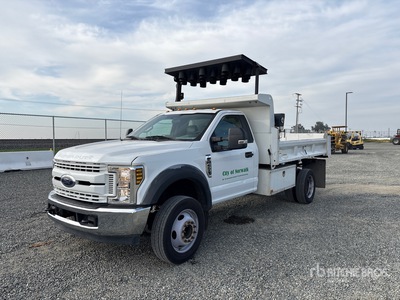 2018 Ford F-450 XL 4x2 Dump Truck