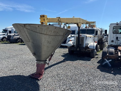 1967 Peterbilt 6x4 Sprayer Plane Loader Truck