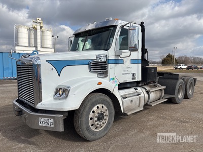 2018 Freightliner Coronado 6x4 Winch Truck
