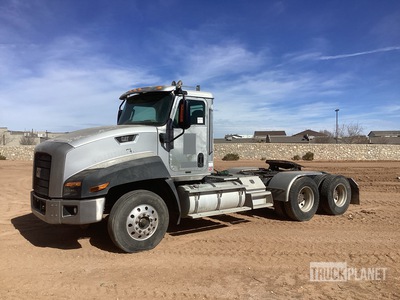 2013 Cat CT660 6x4 T/A Sleeper Truck Tractor