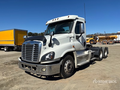 2016 Freightliner Cascadia 125 6x4 T/A Day Cab Truck Tractor