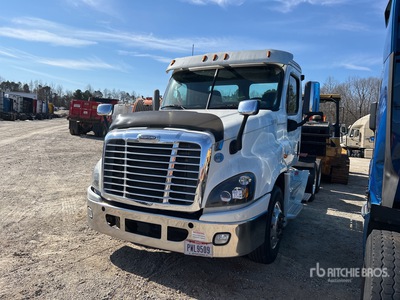 2016 Freightliner Cascadia 125 6x4 T/A Day Cab Truck Tractor