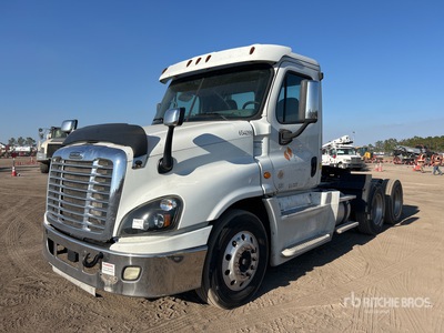 2016 Freightliner Cascadia 125 6x4 T/A Day Cab Truck Tractor