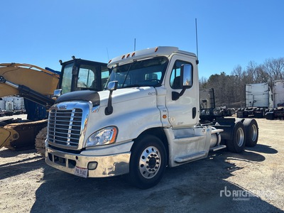2016 Freightliner Cascadia 125 6x4 T/A Day Cab Truck Tractor