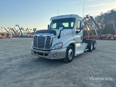 2016 Freightliner Cascadia 125 6x4 T/A Day Cab Truck Tractor