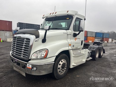 2016 Freightliner Cascadia 125 6x4 تراكتور شاحنة نهارية (ثنائية المحور)